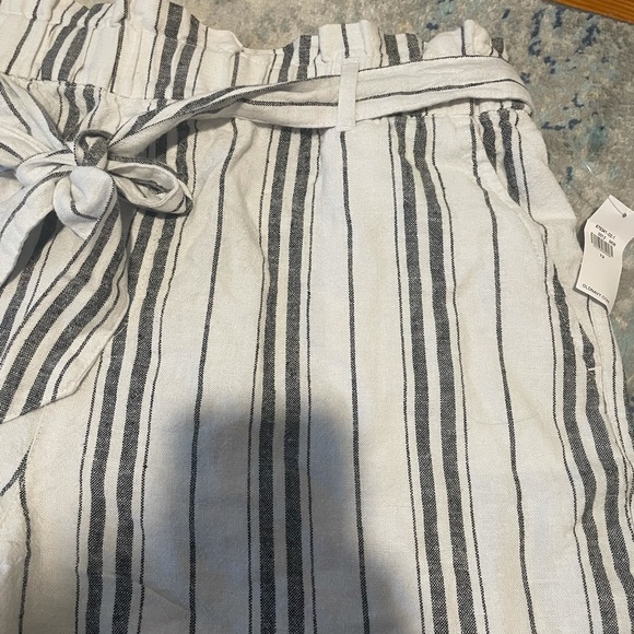 NWT OLD NAVY High-Waisted Tie-Belt Linen-Shorts - Picture 3 of 10